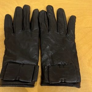 Club Monaco black leather gloves